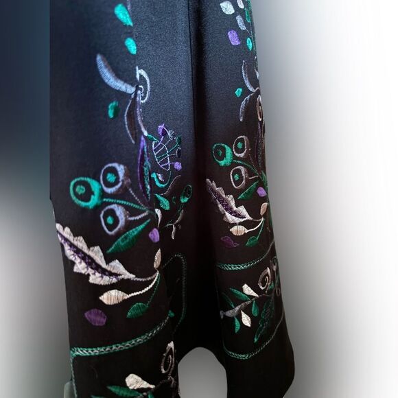 Sunny Leigh Embroidered Full Skirt, Elegant and Fun, Delicate Details, Size 6 - Picture 4 of 6